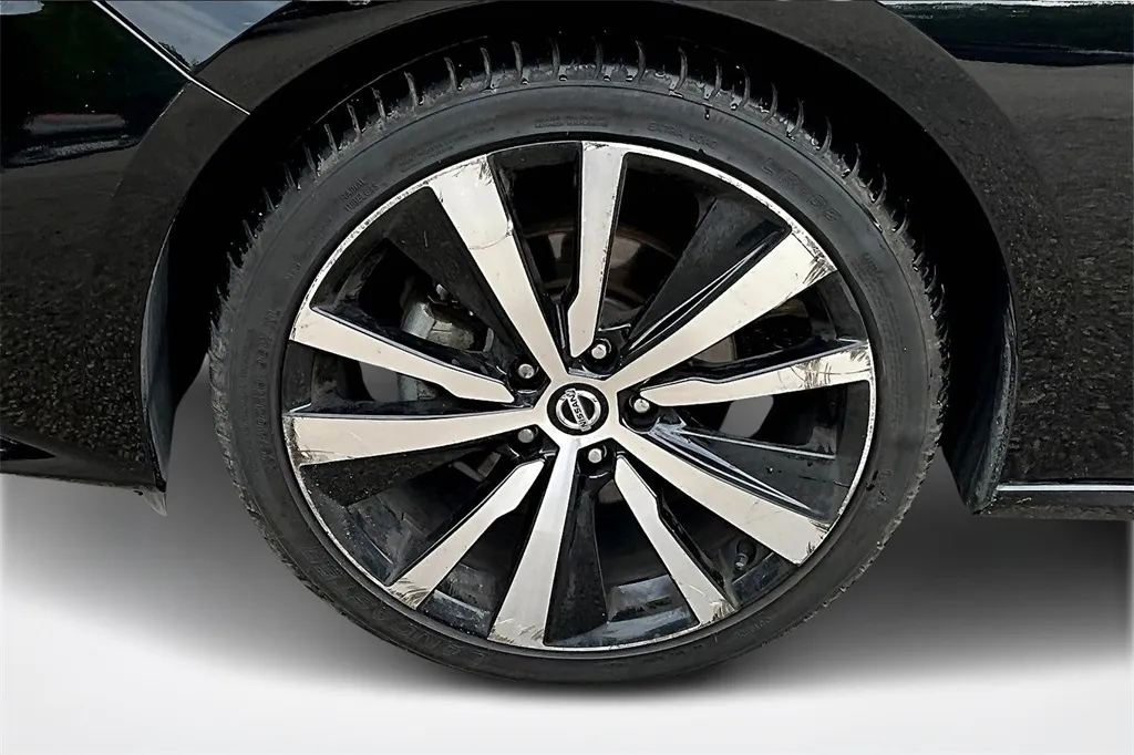 2022 Nissan Altima 2.5 SR photo 10