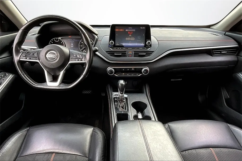2022 Nissan Altima 2.5 SR photo 3