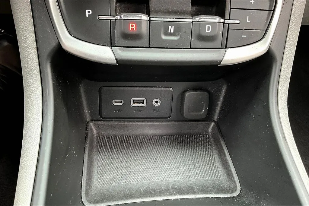 2023 GMC Terrain SLE - Photo 16