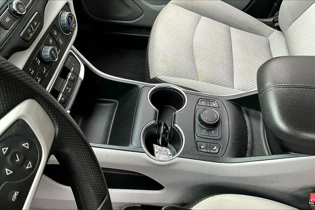 2023 GMC Terrain SLE - Photo 18
