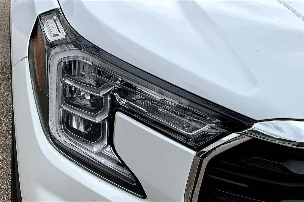 2023 GMC Terrain SLE - Photo 30