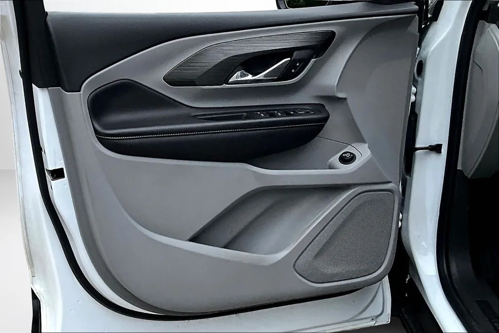 2023 GMC Terrain SLE - Photo 20