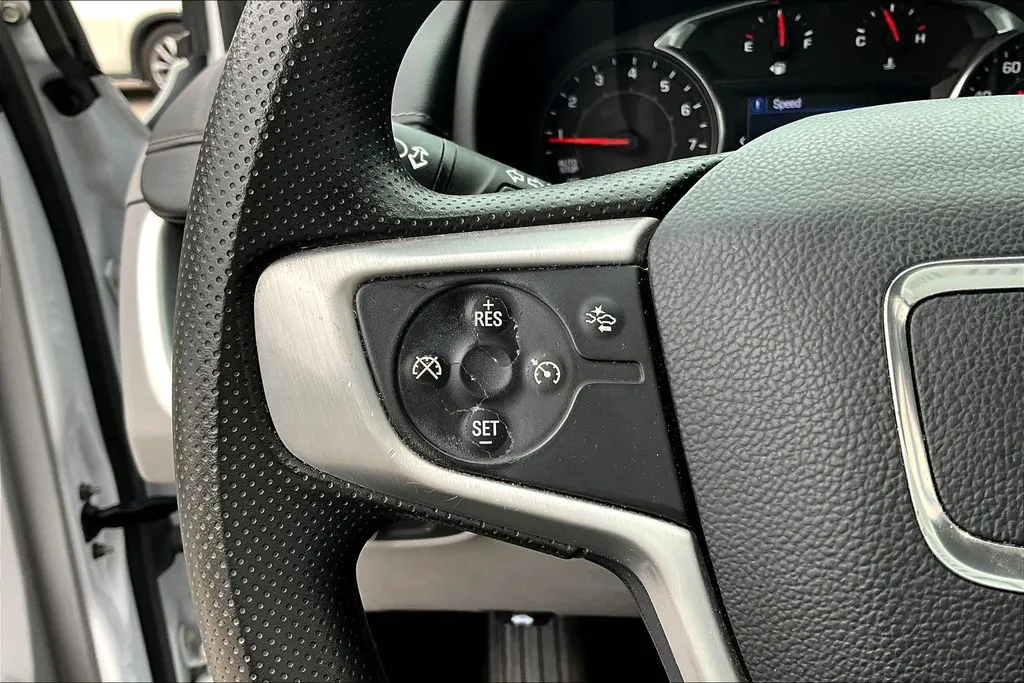2023 GMC Terrain SLE - Photo 11