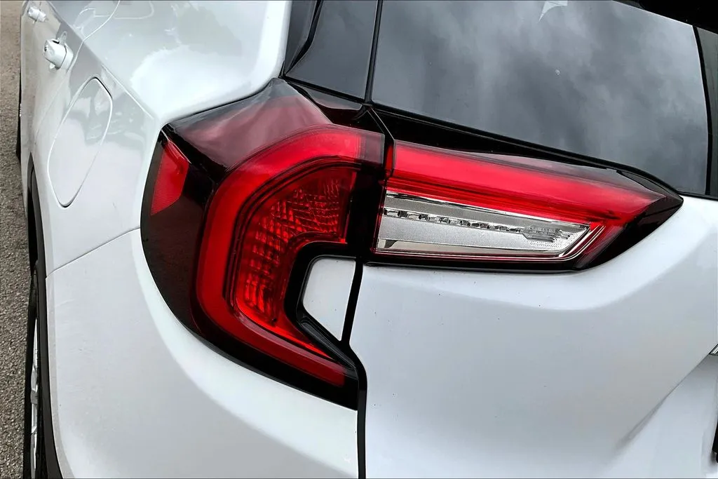 2023 GMC Terrain SLE - Photo 23