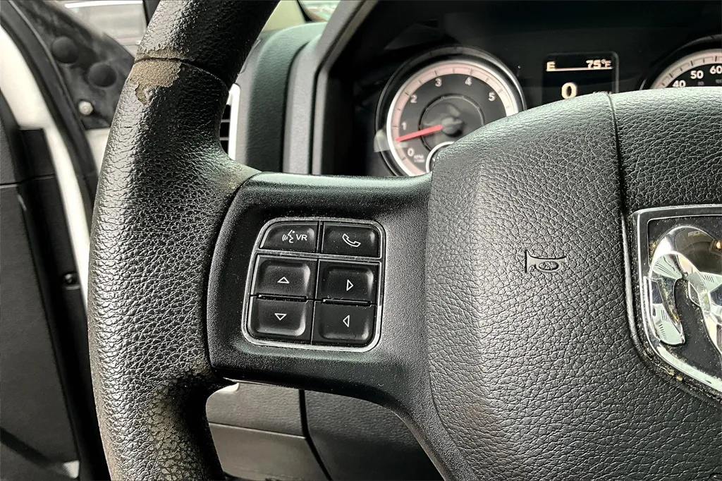 2018 Ram 1500 SLT photo 24