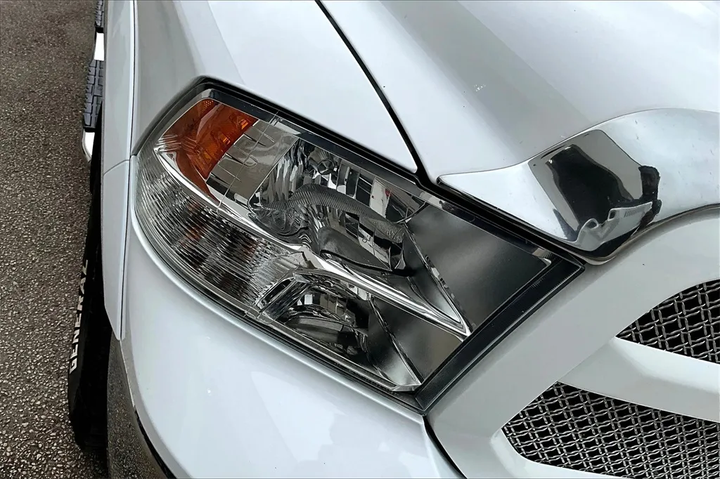 2018 Ram 1500 SLT photo 9
