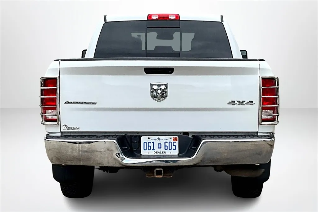 2018 Ram 1500 SLT photo 22