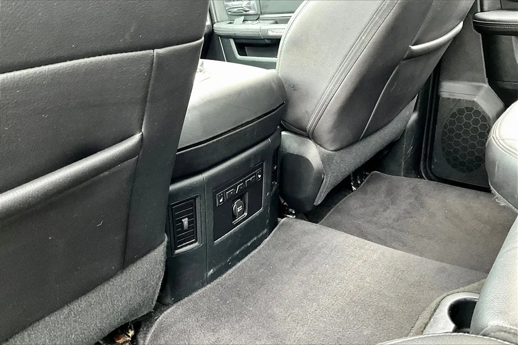 2016 Ram 1500 Laramie photo 13
