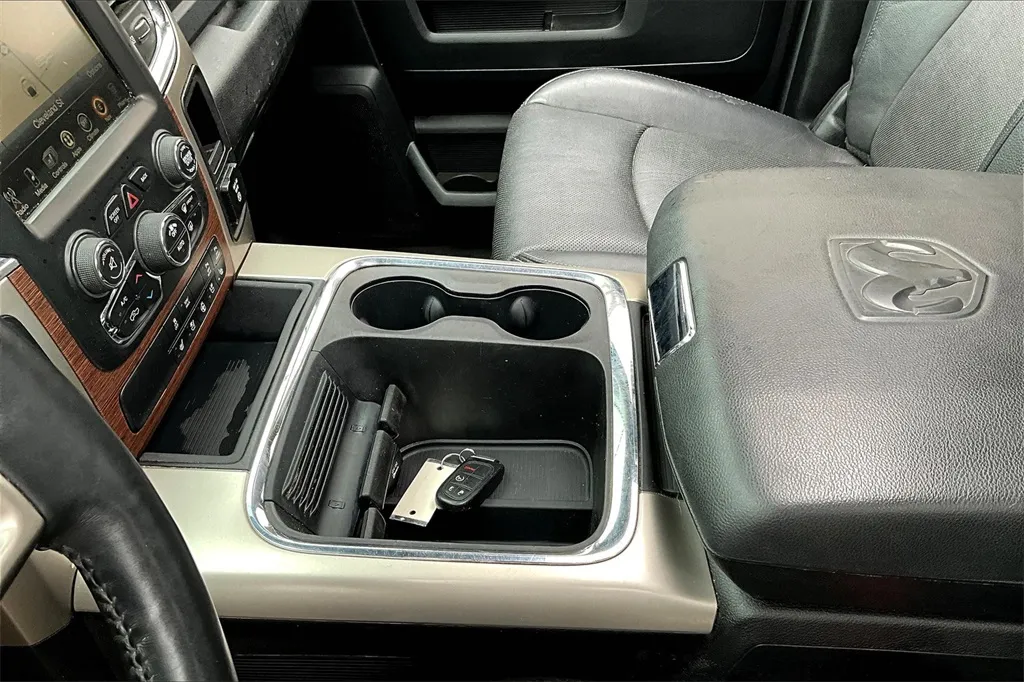 2016 Ram 1500 Laramie photo 24