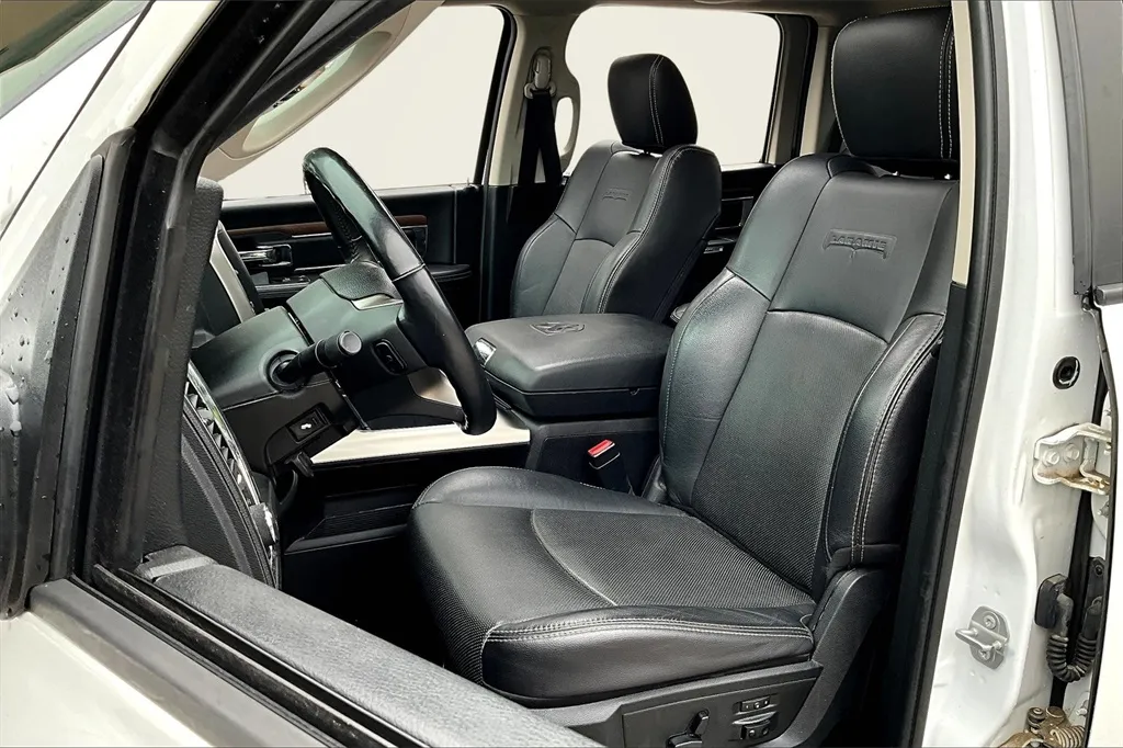2016 Ram 1500 Laramie photo 25