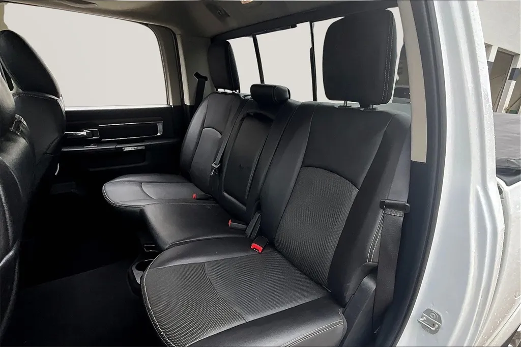 2016 Ram 1500 Laramie photo 6