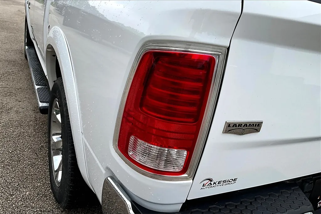 2016 Ram 1500 Laramie photo 16