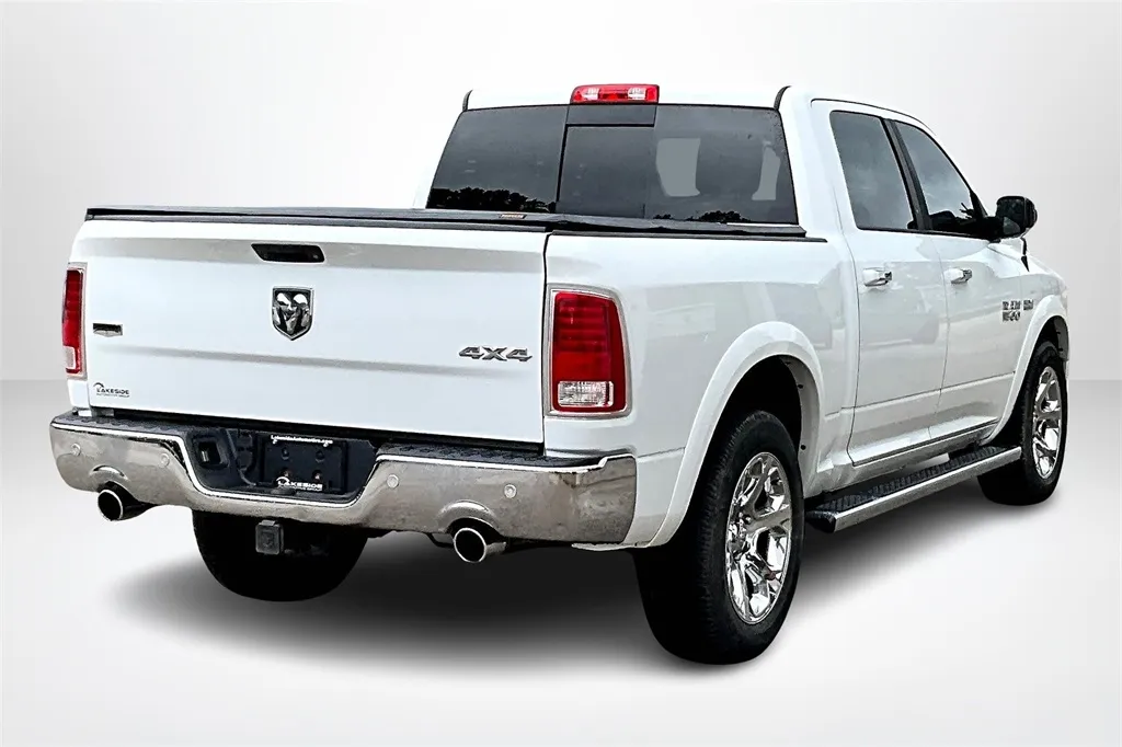 2016 Ram 1500 Laramie photo 11