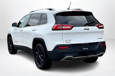 More photos of 2015 Jeep Cherokee Limited at Lakeside Automotive Group, MI