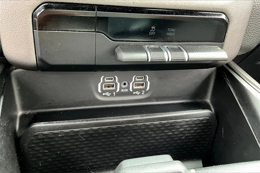 2020 Ram 1500 Rebel photo 16