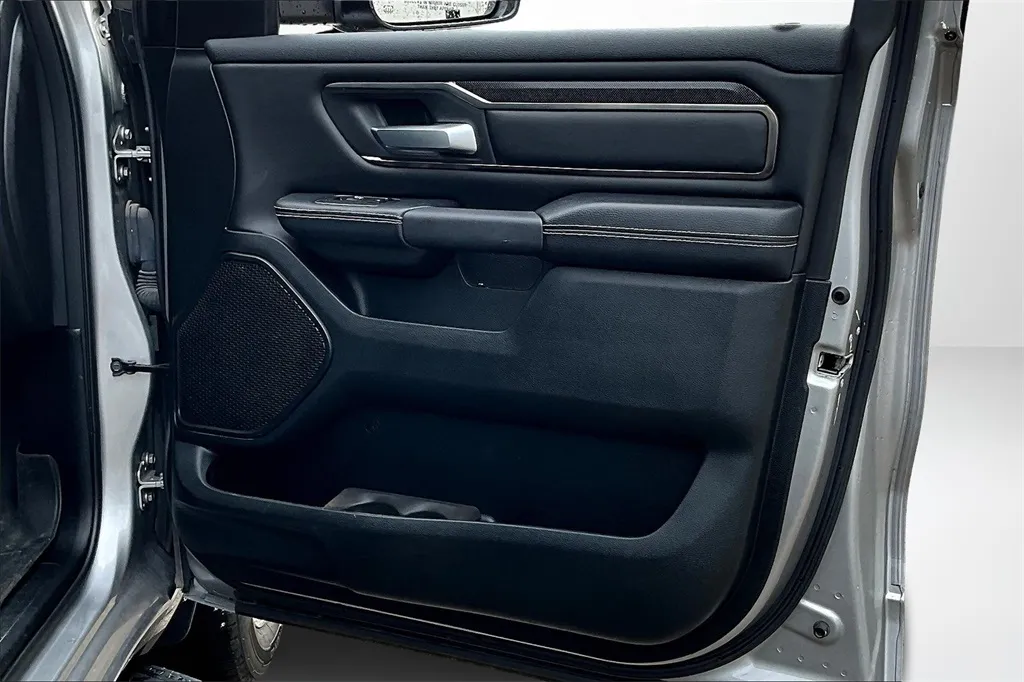 2020 Ram 1500 Rebel photo 28