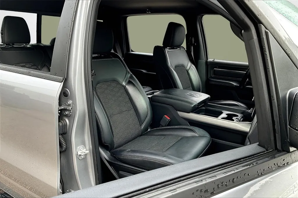 2020 Ram 1500 Rebel photo 9