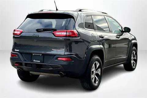 More photos of 2015 Jeep Cherokee Trailhawk at Lakeside Automotive Group, MI