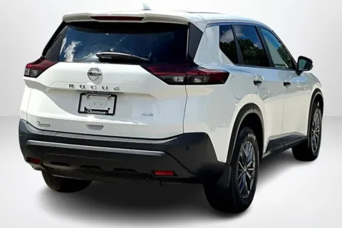 More photos of 2021 Nissan Rogue S at Lakeside Automotive Group, MI