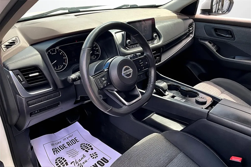 2021 Nissan Rogue S photo 16