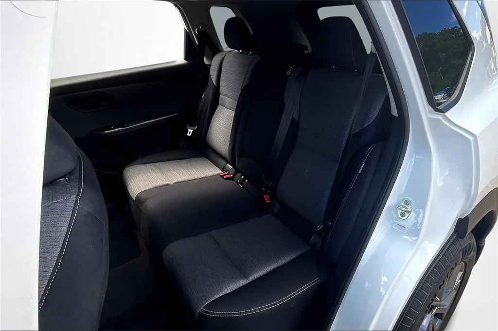2021 Nissan Rogue S photo 7