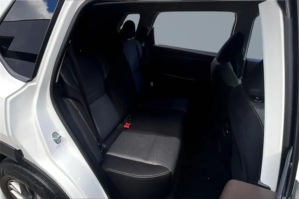 2021 Nissan Rogue S photo 27