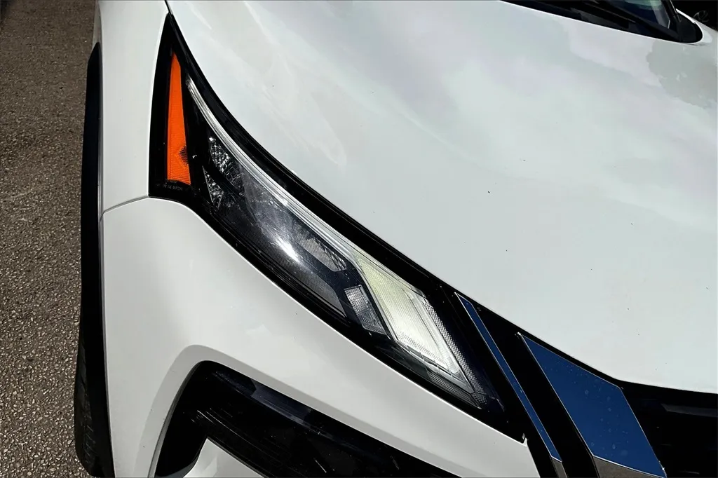 2021 Nissan Rogue S photo 9