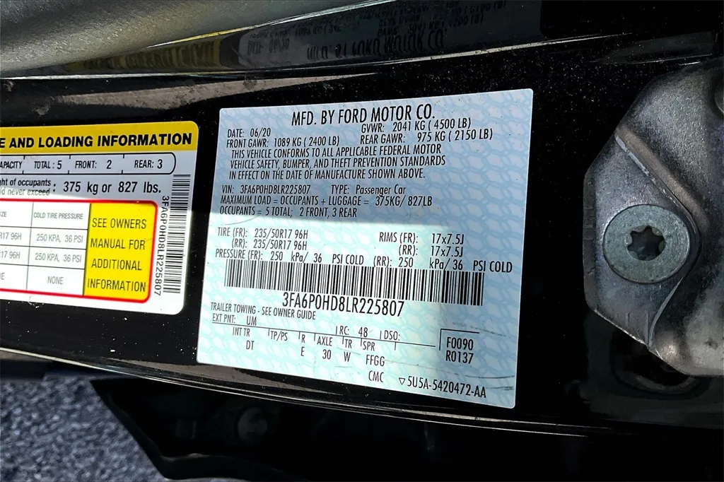 2020 Ford Fusion SE photo 6