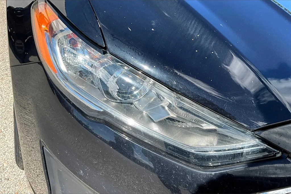 2020 Ford Fusion SE photo 9