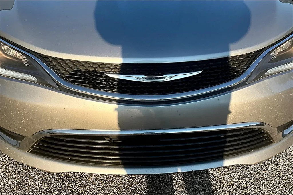 2015 Chrysler 200 Limited photo 20