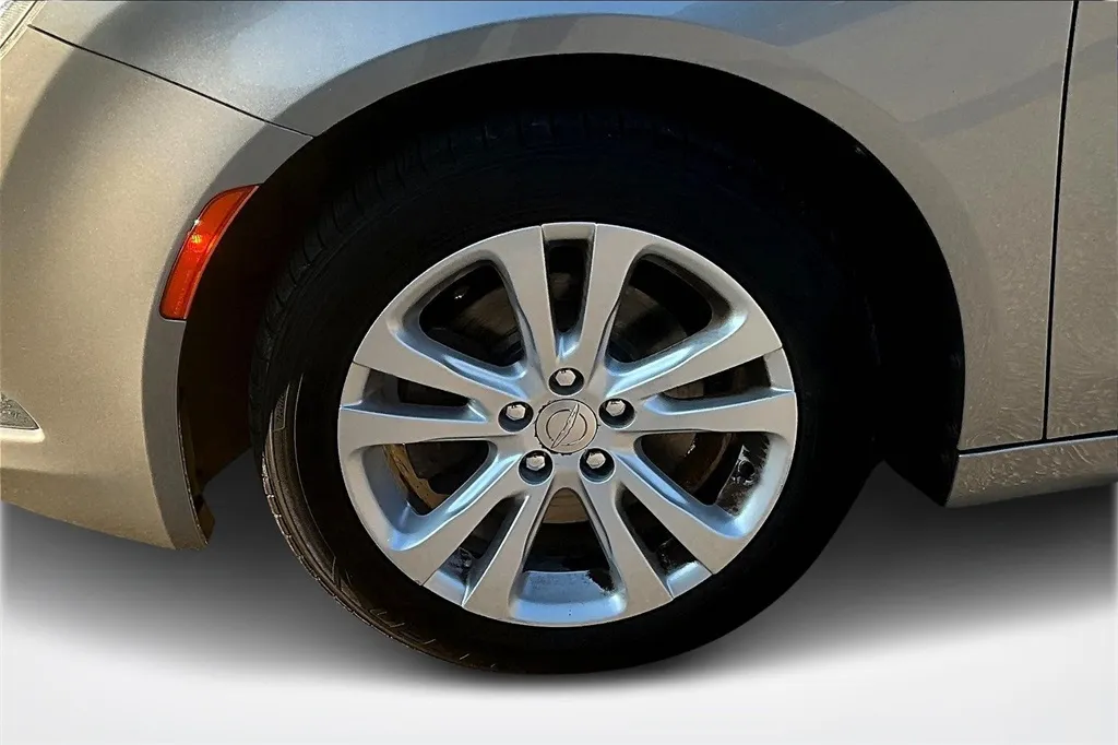 2015 Chrysler 200 Limited photo 28