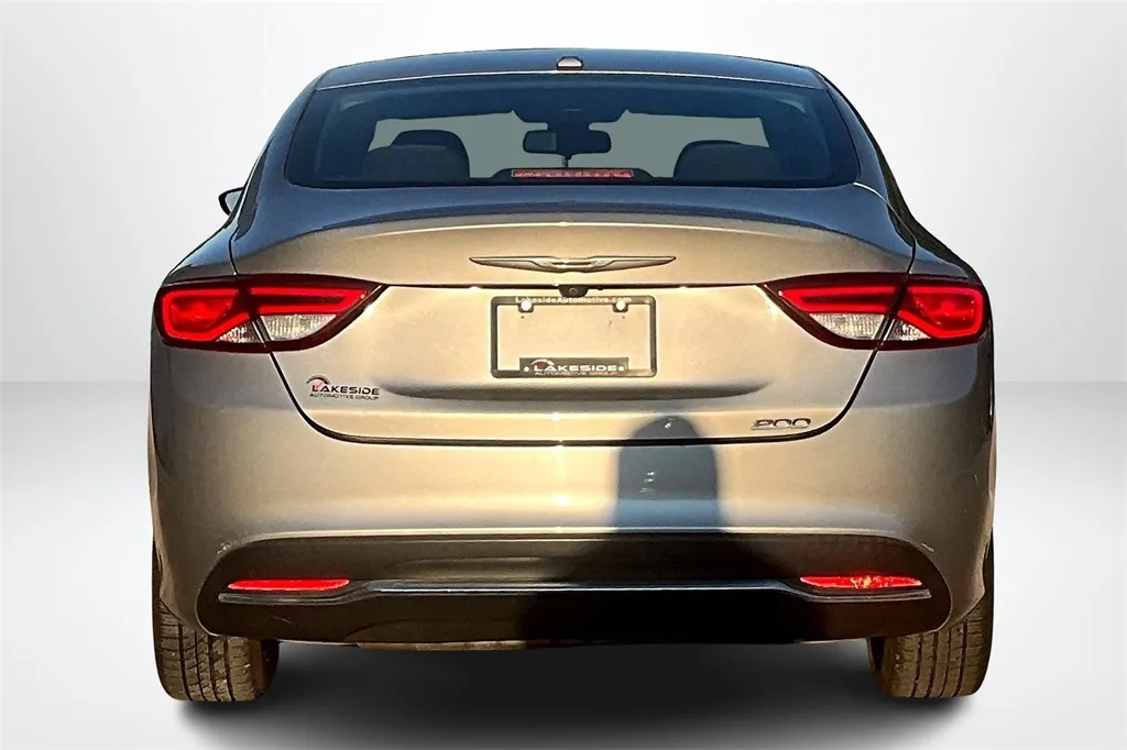 2015 Chrysler 200 Limited photo 22