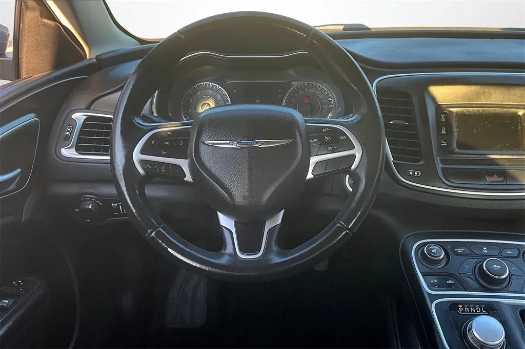 2015 Chrysler 200 Limited photo 14