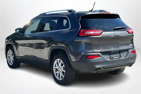 More photos of 2014 Jeep Cherokee Latitude at Lakeside Automotive Group, MI