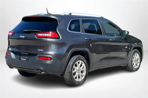 More photos of 2014 Jeep Cherokee Latitude at Lakeside Automotive Group, MI