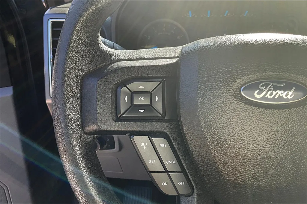2016 Ford F-150 XL photo 24