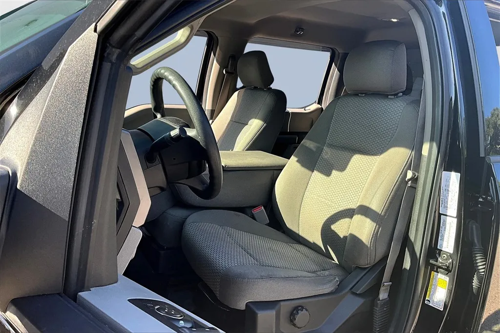 2016 Ford F-150 XL photo 8