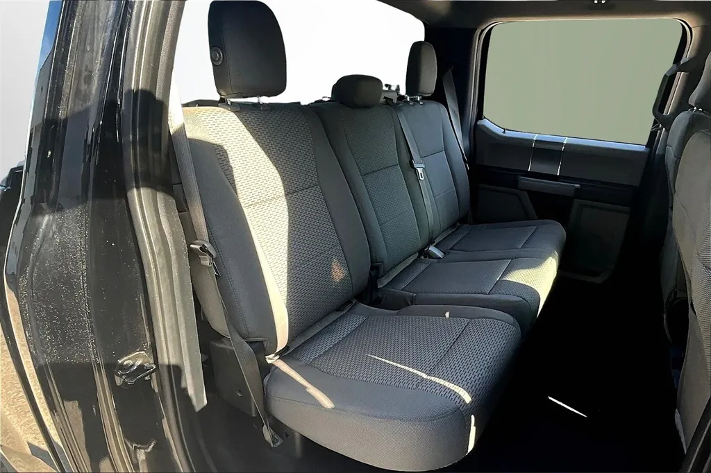 2016 Ford F-150 XL photo 9