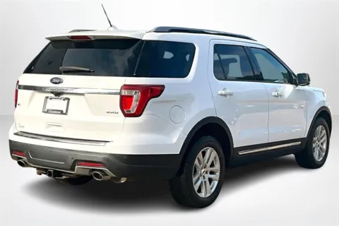 More photos of 2018 Ford Explorer XLT at Lakeside Automotive Group, MI