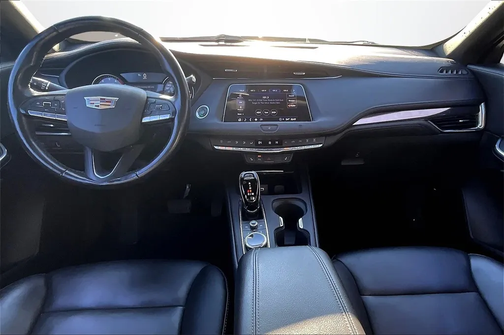 2021 Cadillac XT4 Luxury photo 3