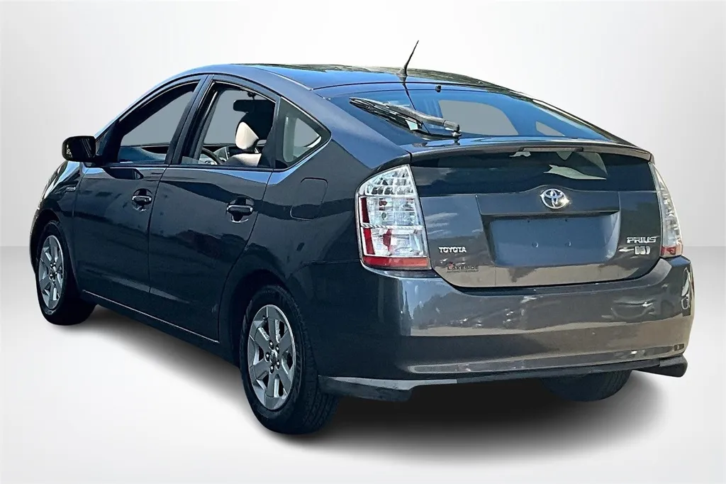 2008 Toyota Prius Base photo 2