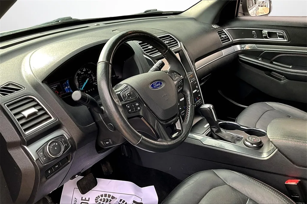 2017 Ford Explorer Sport photo 6