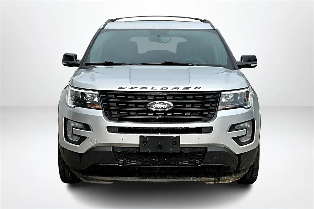2017 Ford Explorer Sport photo 12