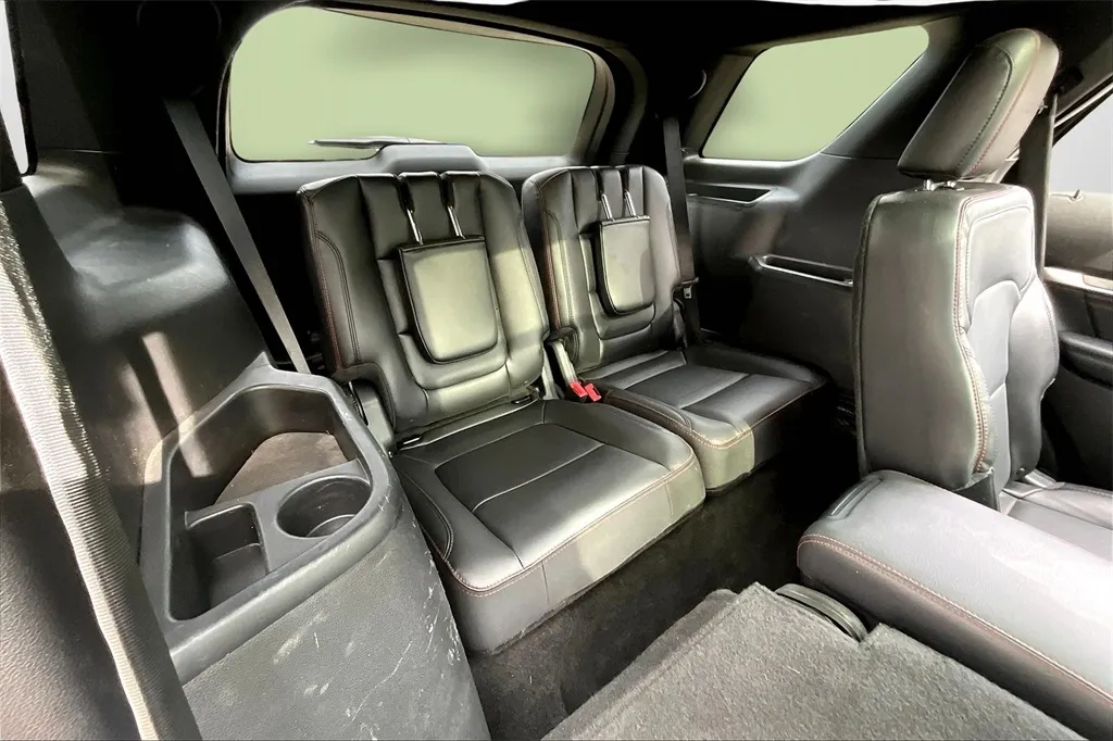 2017 Ford Explorer Sport photo 29