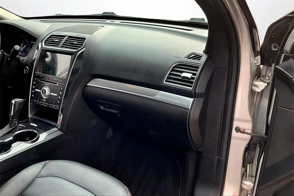2017 Ford Explorer Sport photo 9