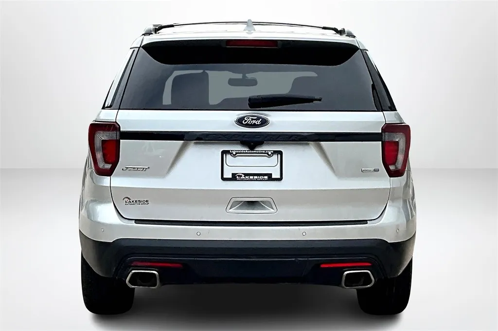 2017 Ford Explorer Sport photo 24