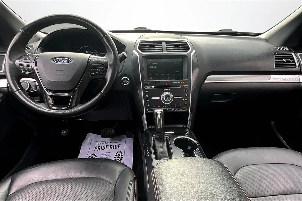 2017 Ford Explorer Sport photo 3
