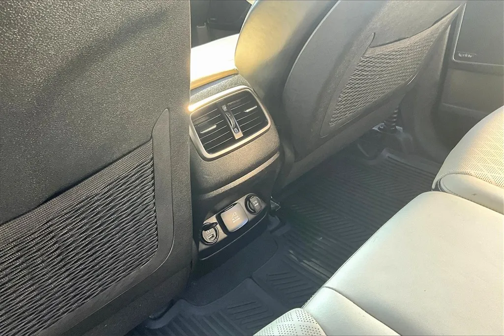 2016 Kia Sorento SX Limited photo 4