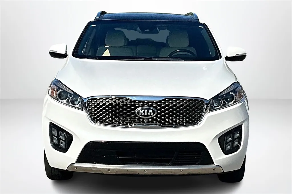 2016 Kia Sorento SX Limited photo 12