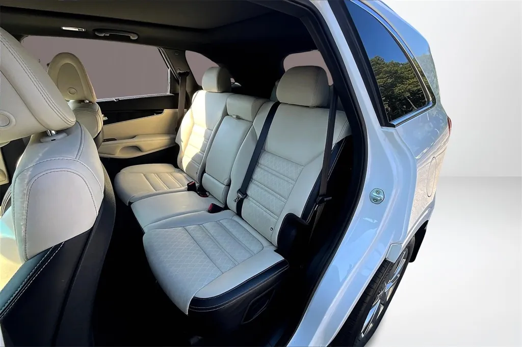 2016 Kia Sorento SX Limited photo 29